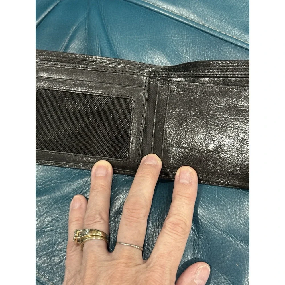 Men's Black Genuine Leather Bifold Wallet w/ Card Slots & ID Window Italy